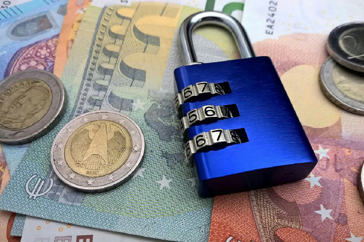 Bonifici ai figli: quale causale indicare per evitare sanzioni dall’Agenzia delle Entrate