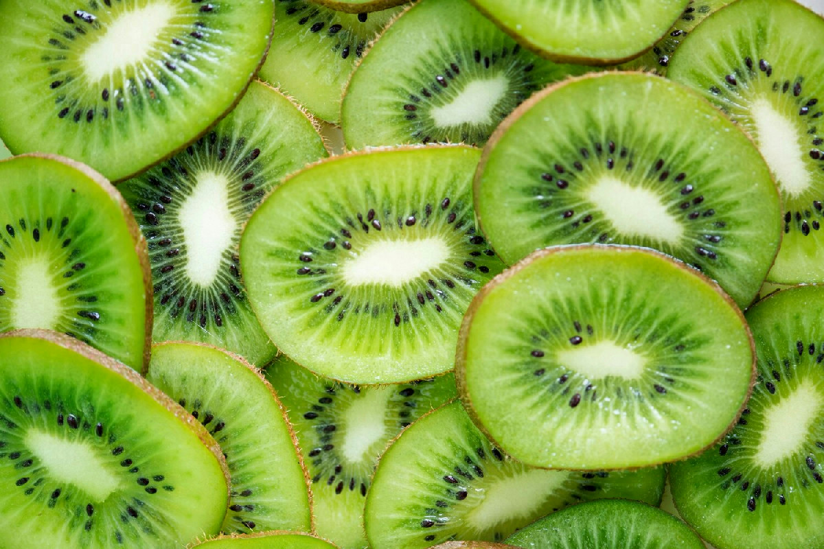 Il kiwi è l’unico frutto capace di migliorare il transito intestinale in modo naturale: scopri perché