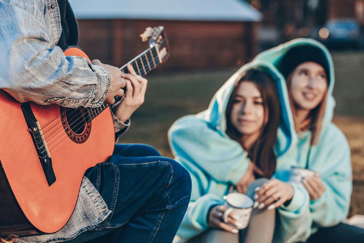 La musica accompagna gli adolescenti nelle fasi fondamentali della loro maturazione emotiva