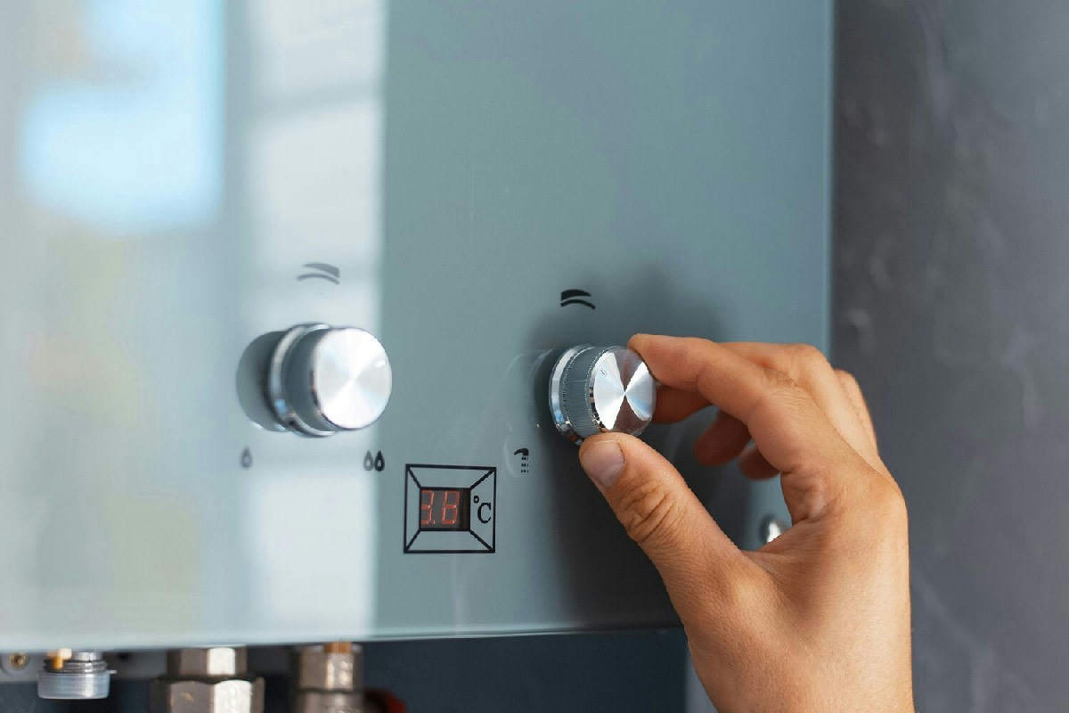 Questo semplice controllo sul boiler riduce gli sprechi e migliora la quantità di acqua calda in casa