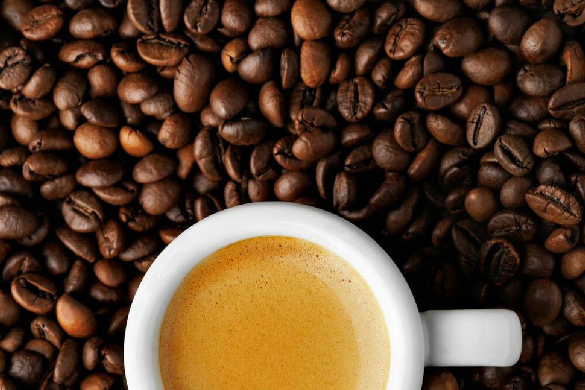 La tazza di caffè quotidiana potrebbe diventare un’alleata inattesa per mantenere la massa muscolare sana