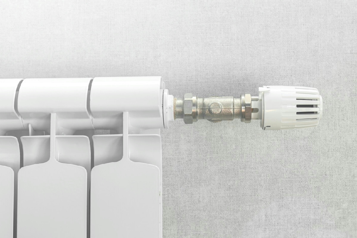 Termosifoni, trucchi per ridurre la spesa energetica del 50% senza rinunciare al caldo in casa