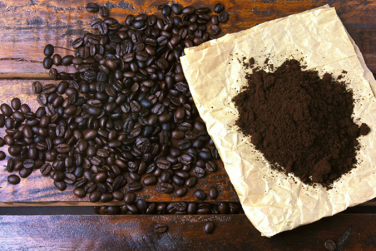 Terriccio e cucina: l’ingrediente che rende le ortensie blu intenso nei vasi di casa