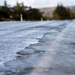 Zone a rischio gelo estremo nel 2026: le restrizioni al movimento per restare al caldo